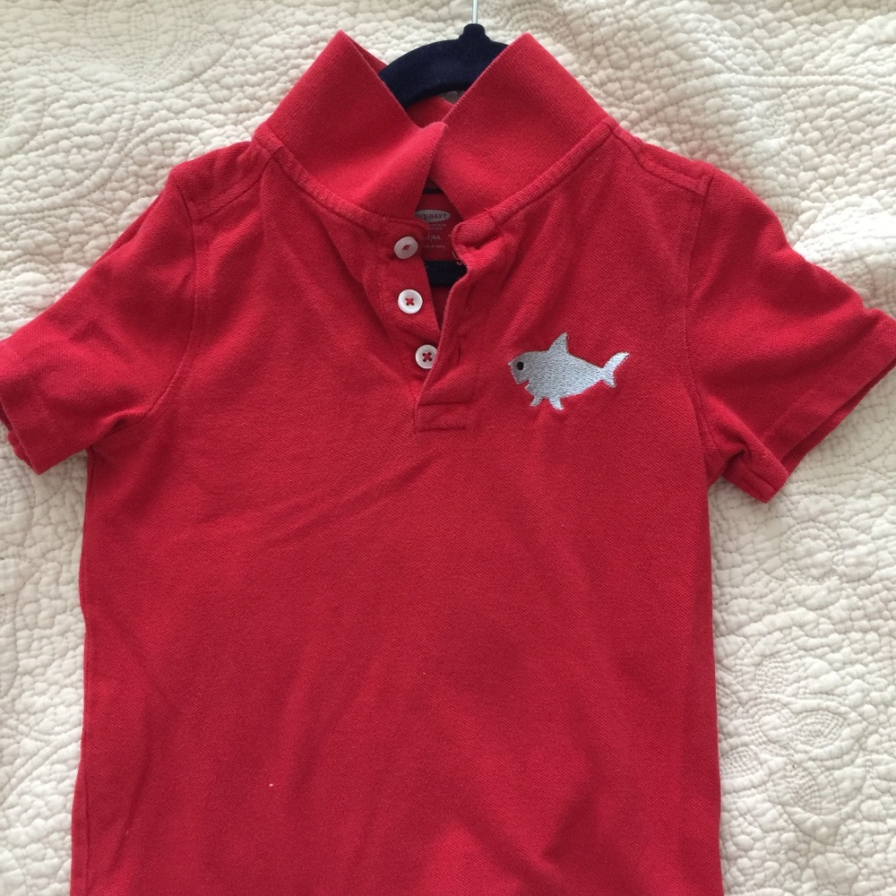 Red Shark Monogramed Old Navy Boys Polo Size 4T